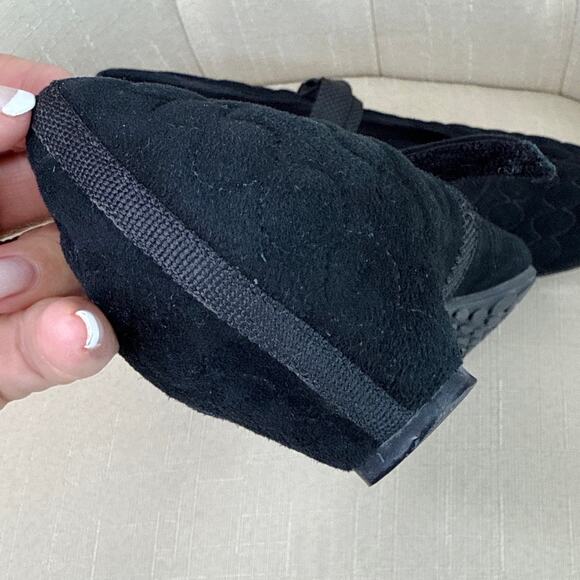 TSUBO Women's Juba Suede Leather Quilted Mary Jane Kitten Heels Size 8 Black‎ - Picture 6 of 10